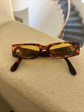 Women’s Tortoiseshell Rectangular Sunglasses with Yellow Lenses